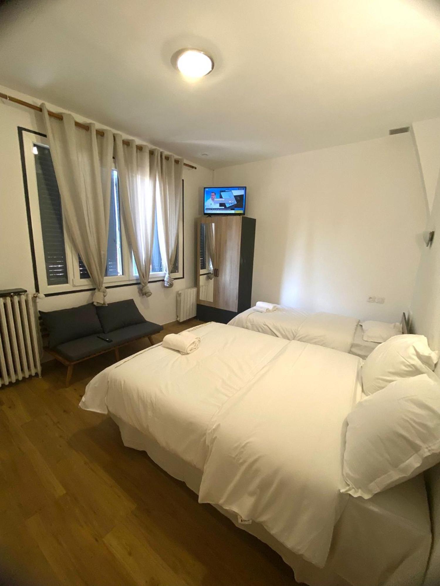 Hotel & Restaurant Isvara Breteuil Extérieur photo