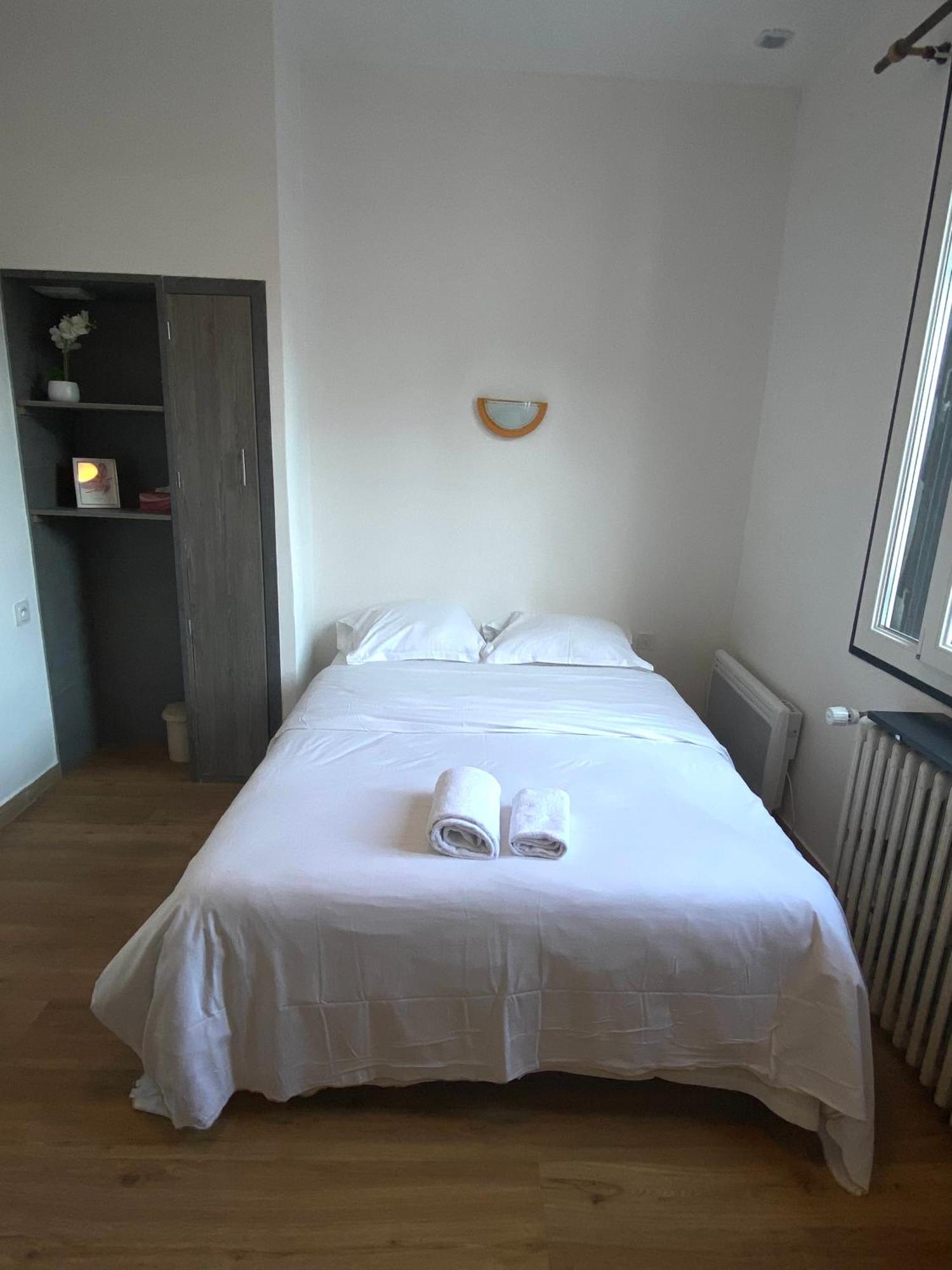 Hotel & Restaurant Isvara Breteuil Extérieur photo